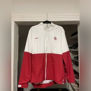 Oklahoma Sooners 2021 Baseball team travel jacket. Size XL